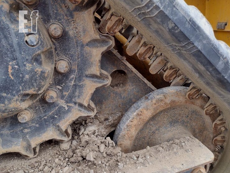 2022-deere-317g-image-12