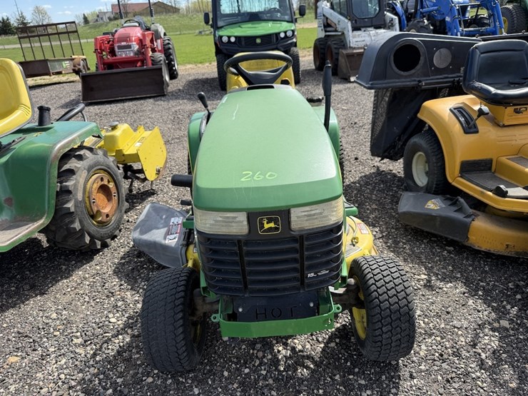 john-deere-gt225-image-2