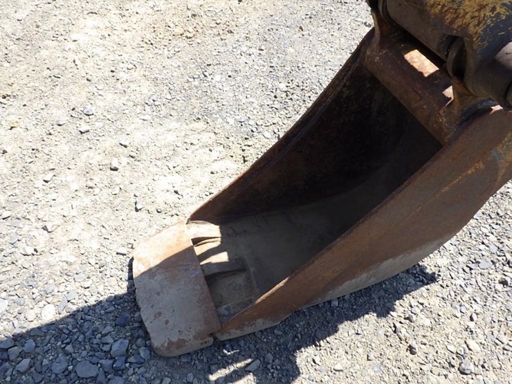 2012-john-deere-60d-image-22