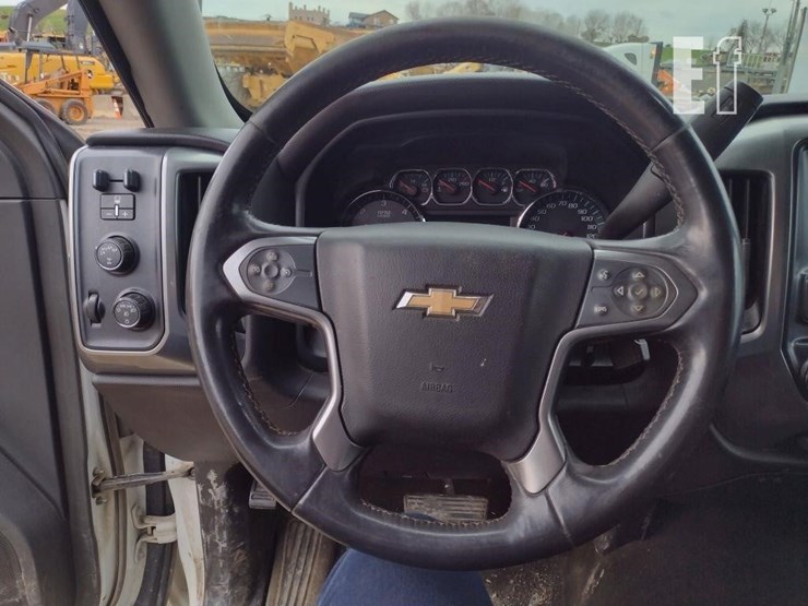 2017-chevrolet-1500-image-10