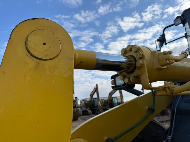 komatsu-wa380-image-32