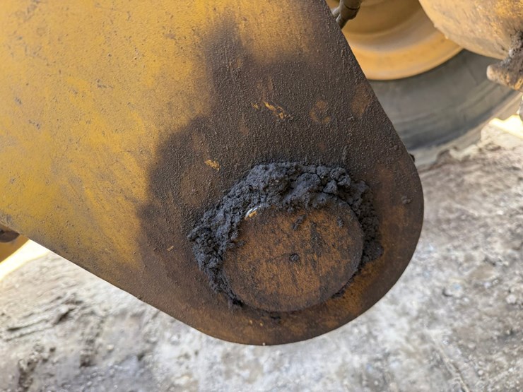 2013-caterpillar-950k-image-22