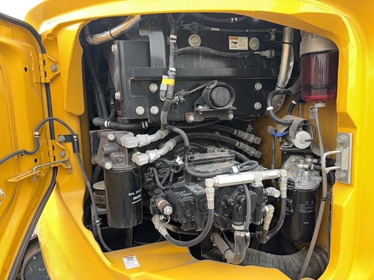 2023-kobelco-sk140sr-lc-7-image-9