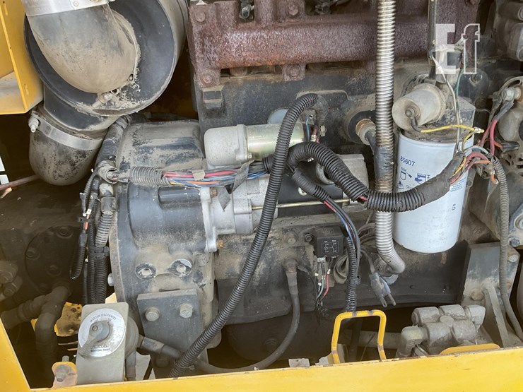 2004-volvo-g86-image-15