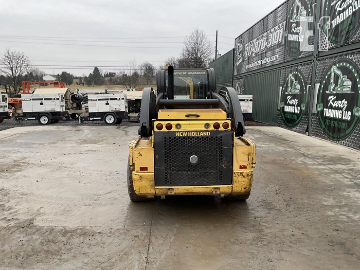2018-new-holland-l228-image-3