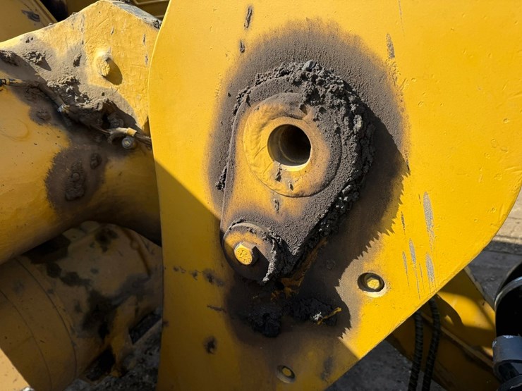 2013-caterpillar-950k-image-19