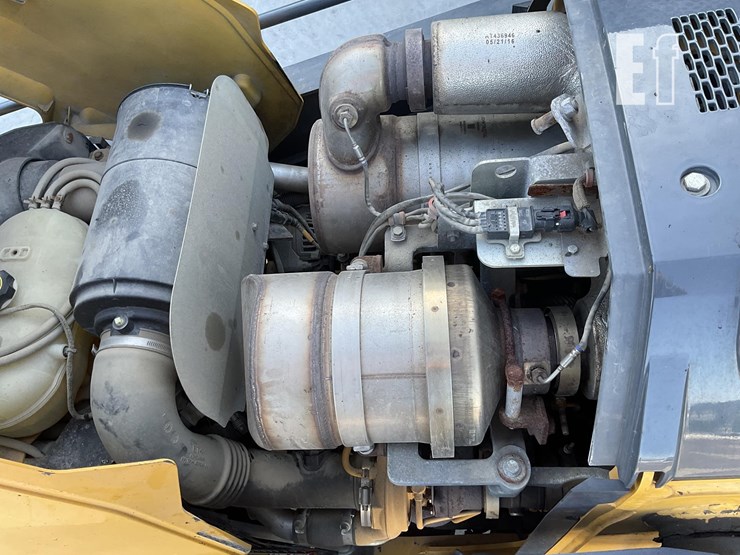 2016-deere-310sl-hl-image-18