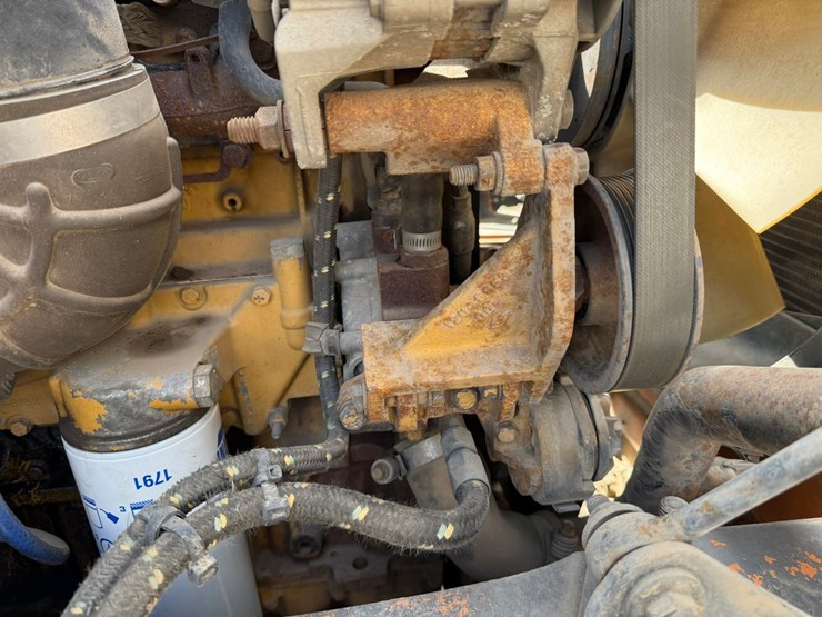 #6396-•-1997-ford-6911l-water-truck-image-29
