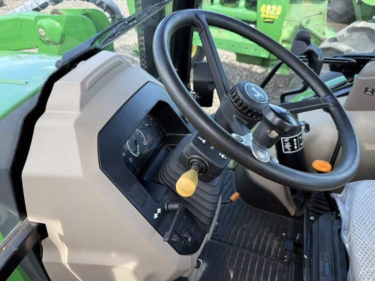 john-deere-5055e-image-11