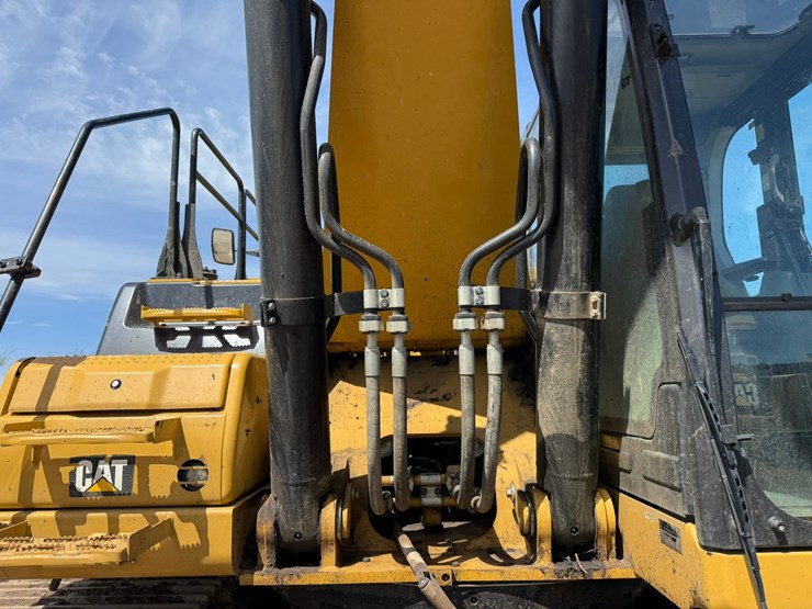 caterpillar-336-image-25