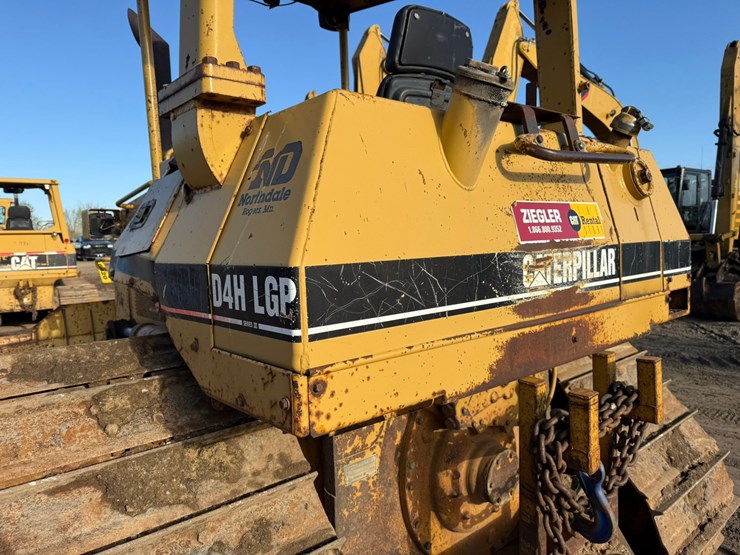 caterpillar-d4h-lgp-image-23
