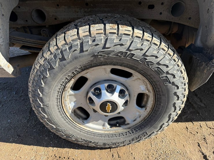 2015-chevrolet-2500-image-43