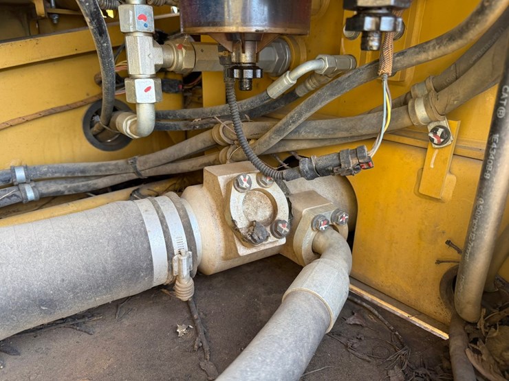 caterpillar-336-image-52