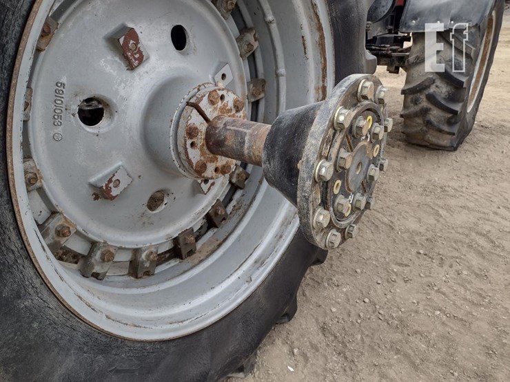 massey-ferguson-8270-image-25