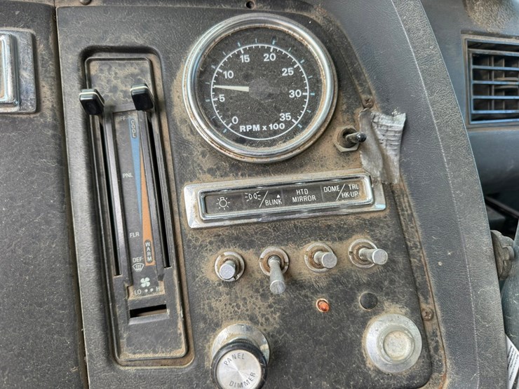 1993-ford-l8000-image-49