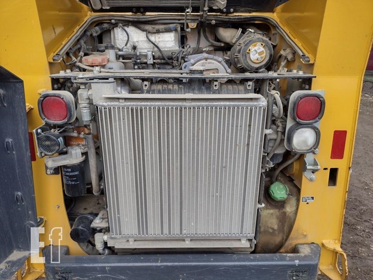 2022-deere-317g-image-29