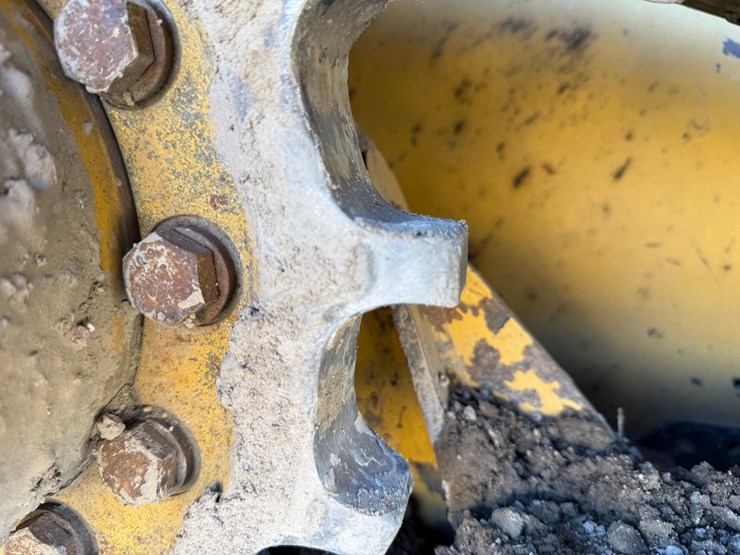 caterpillar-255-image-62