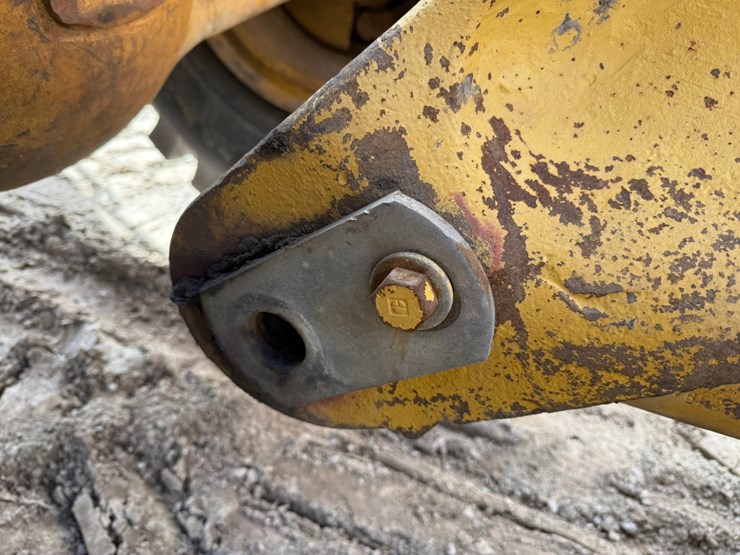 caterpillar-966e-image-14