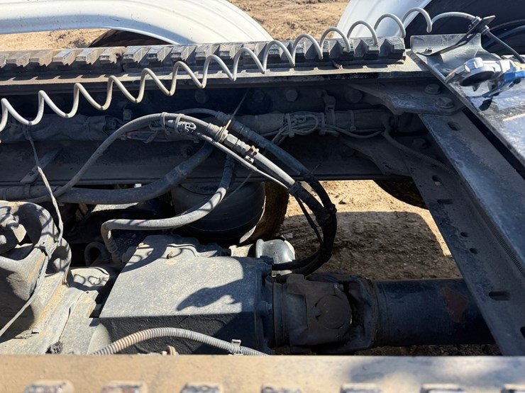 2021-kenworth-t880-image-56