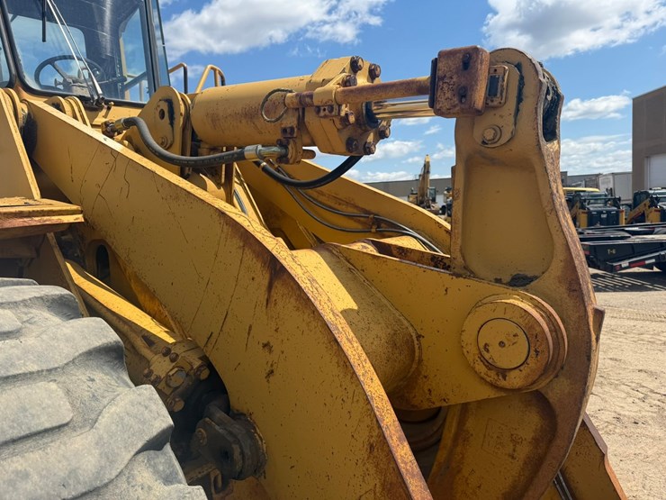 caterpillar-966d-image-23