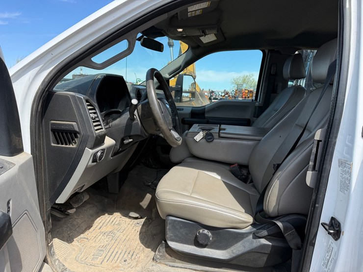 2020-ford-f550-xl-image-42