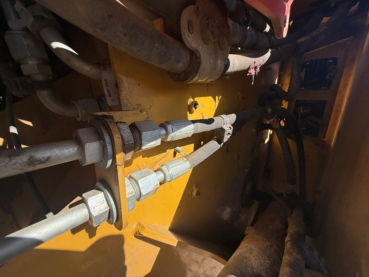 caterpillar-242d3-image-20