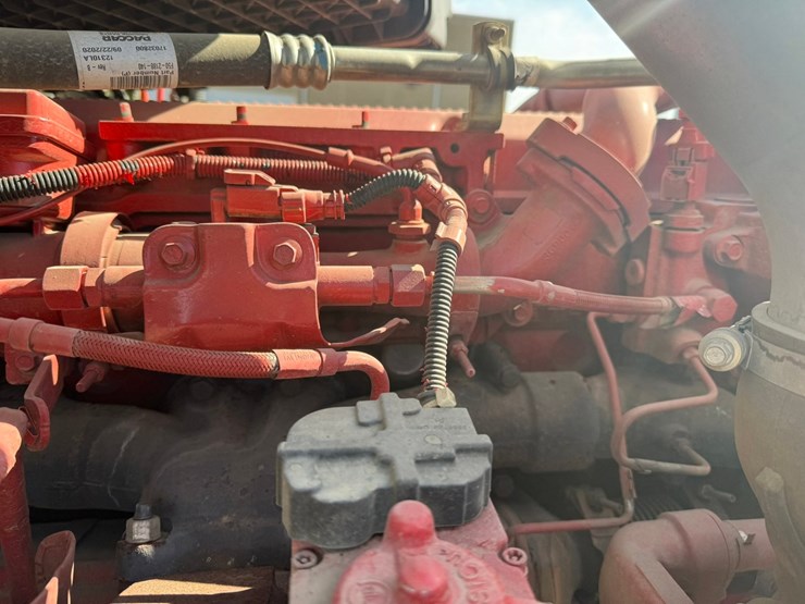 2021-kenworth-t880-image-33
