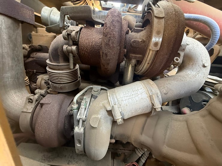 2013-caterpillar-950k-image-75
