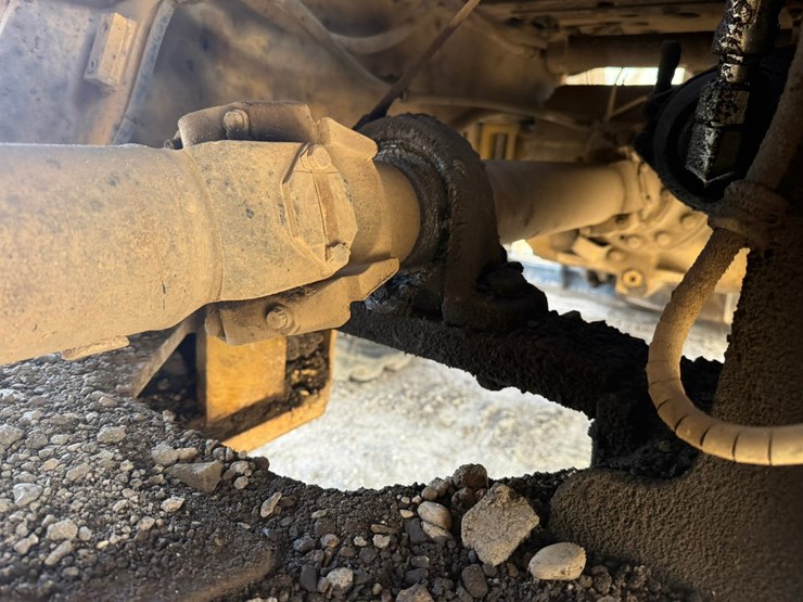 2013-caterpillar-950k-image-62