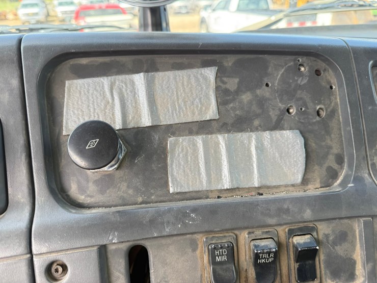 #6396-•-1997-ford-6911l-water-truck-image-53