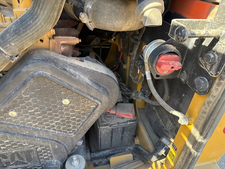 caterpillar-255-image-35