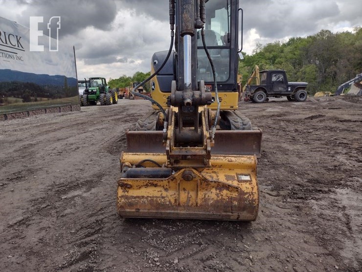 2022-deere-35g-image-29