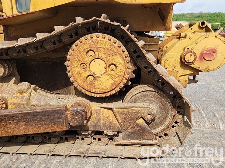 caterpillar-d6h-image-15