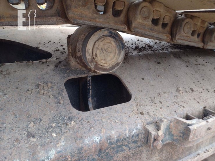 2006-deere-270d-lc-image-35