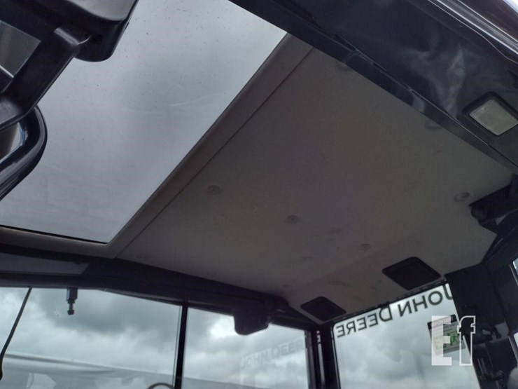 2022-deere-35g-image-10
