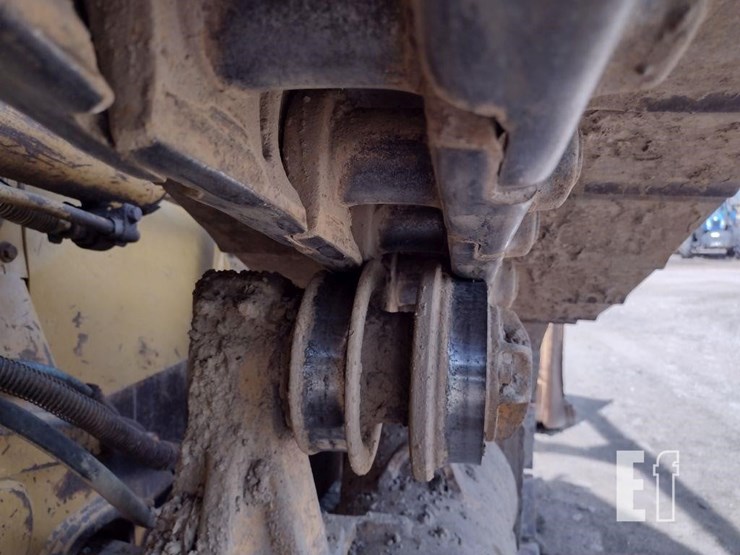 2006-caterpillar-d5n-xl-image-30