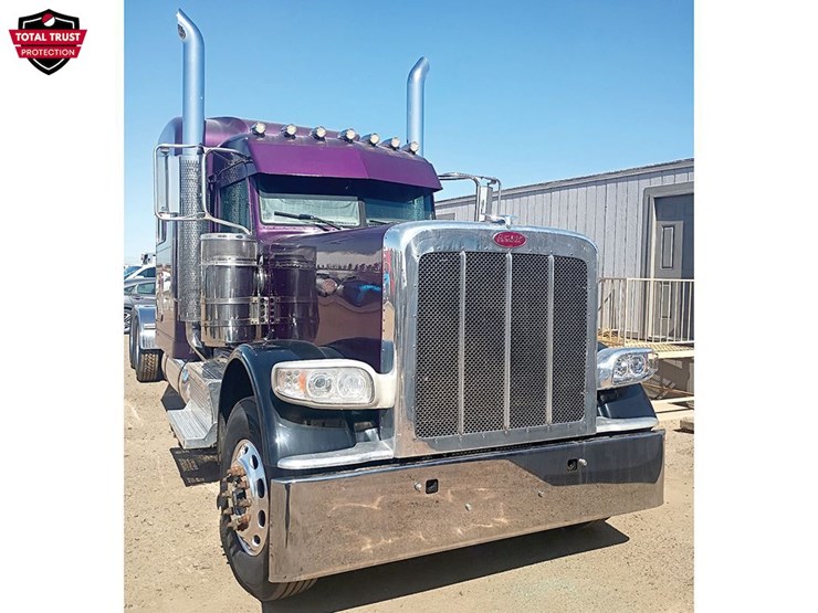 2022-peterbilt-379-image-2