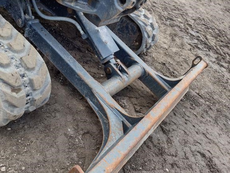 2022-deere-35g-image-23