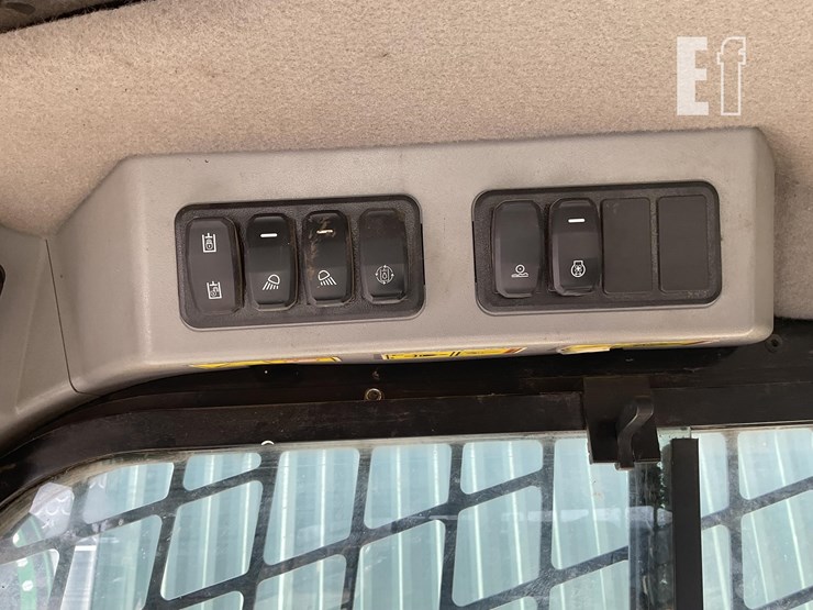 2023-caterpillar-299d3-xe-image-16