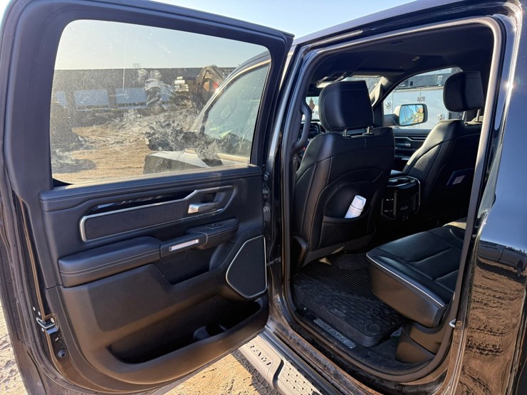 2021-dodge-1500-image-34