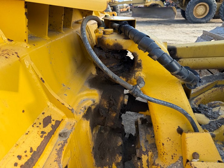 2014-komatsu-d51pxi-image-14