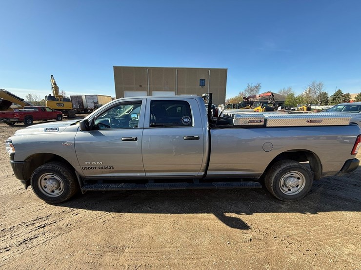 2021-dodge-2500-image-2