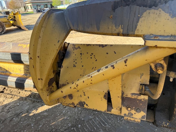caterpillar-140g-image-23