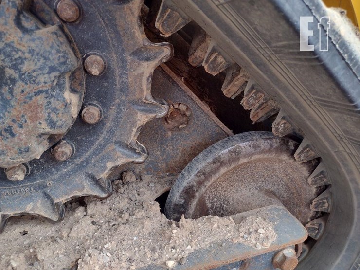 deere-317g-image-13