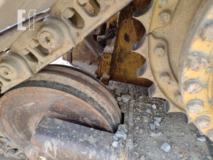 2006-caterpillar-d5n-xl-image-29
