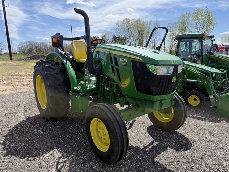 john-deere-5045e-image-3