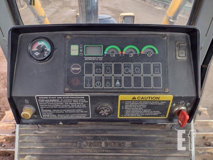 2004-deere-750c-lt-image-7
