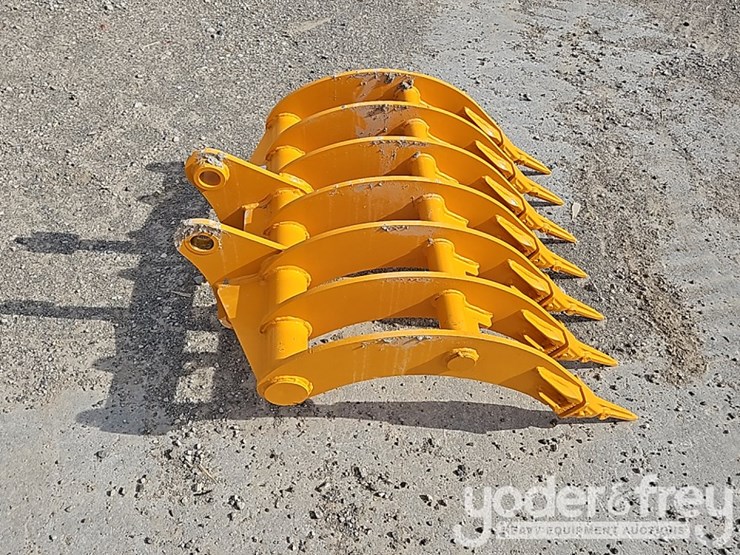 2026-caterpillar-305-image-4