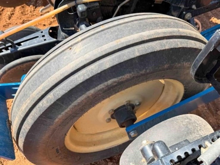 kinze-3200-image-4
