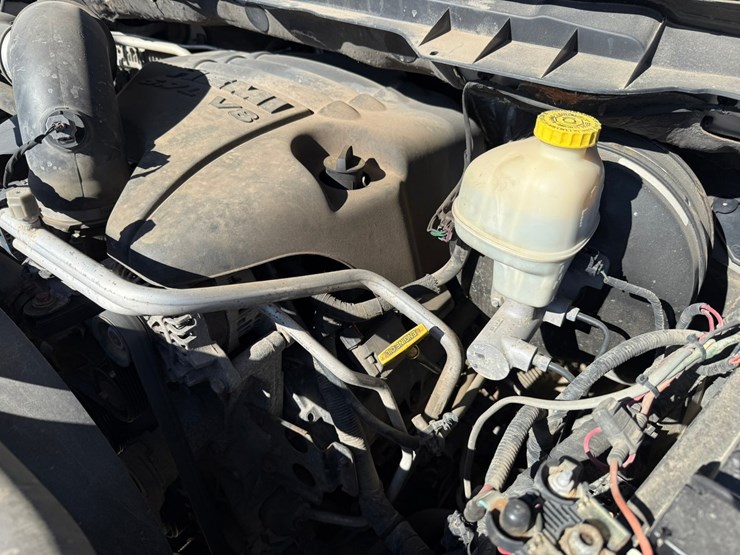 2016-dodge-1500-image-16